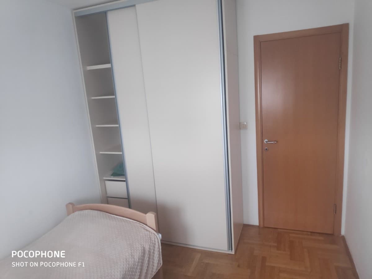 Izdaje se stan