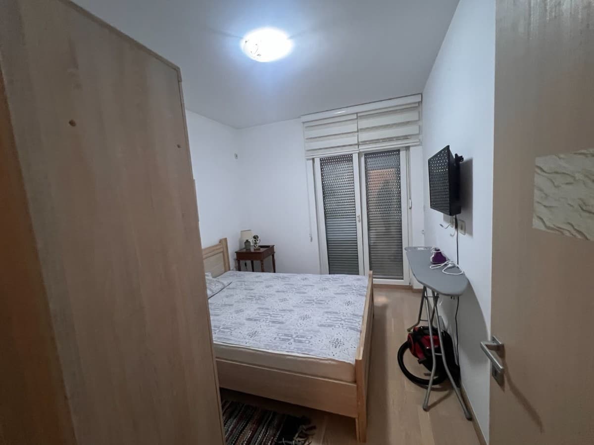 Izdaje se jednosoban stan