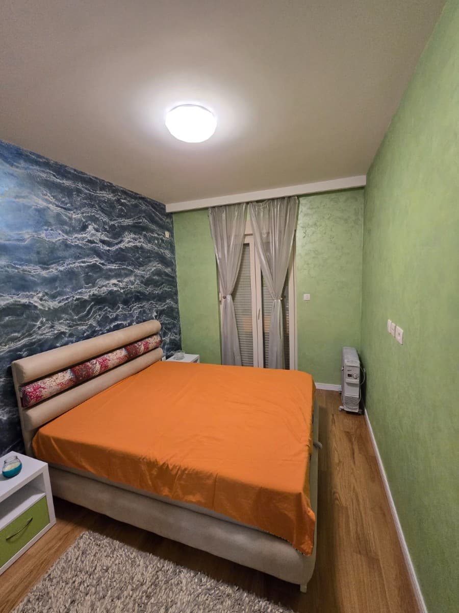Izdaje se stan