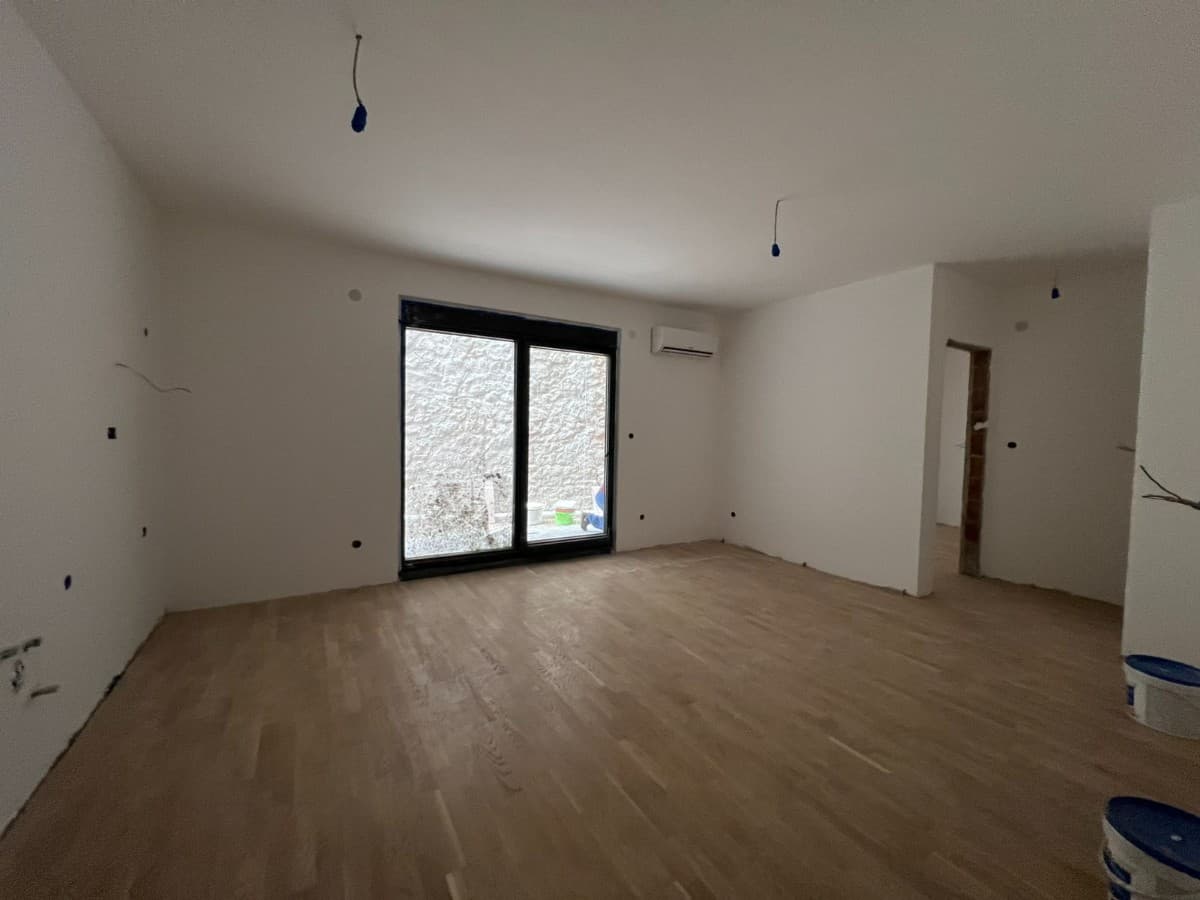 Prodaje se jednosoban stan
