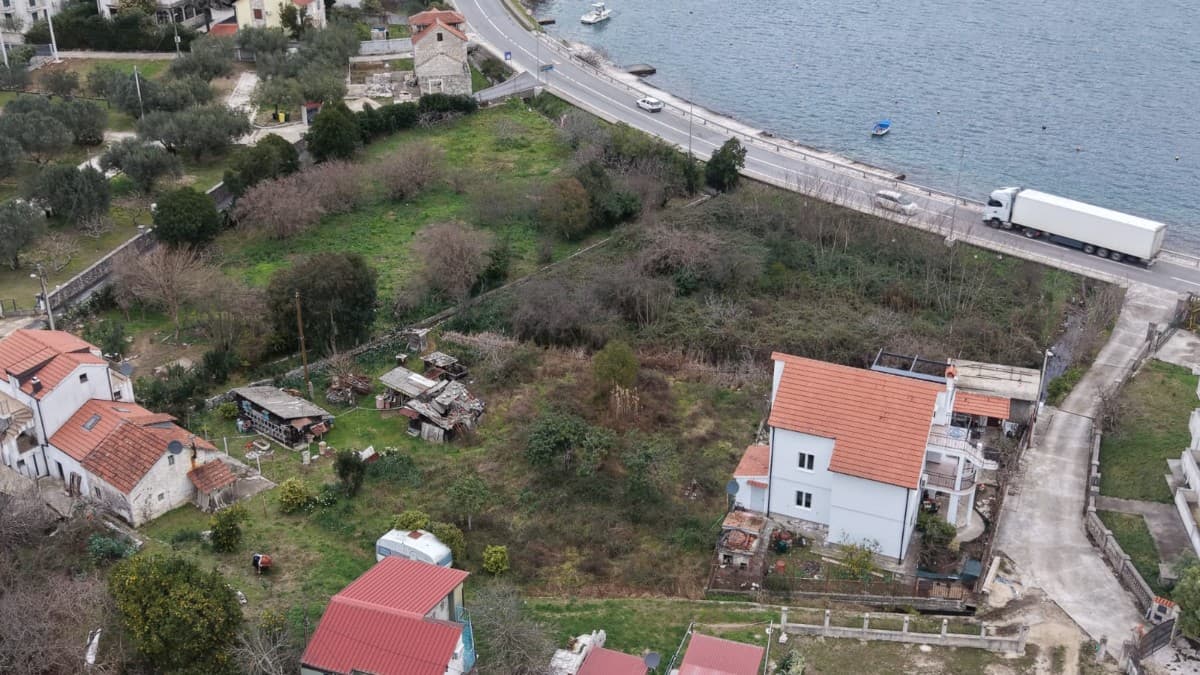 Prodaju se gradjevinski placevi