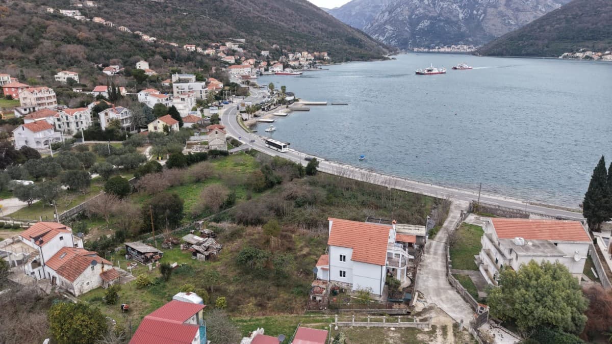 Prodaju se gradjevinski placevi