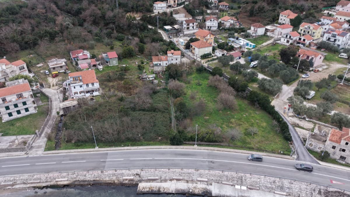 Prodaju se gradjevinski placevi