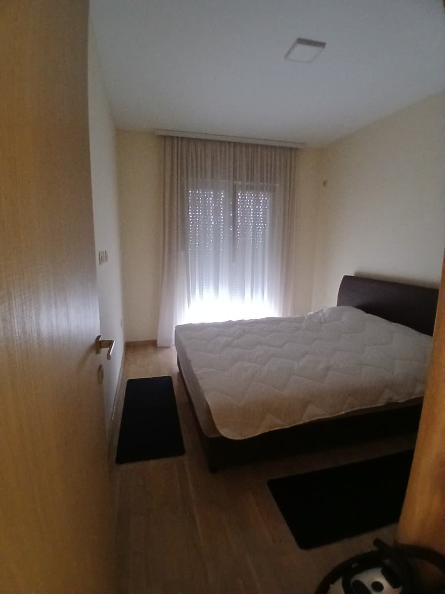 Izdaje se stan