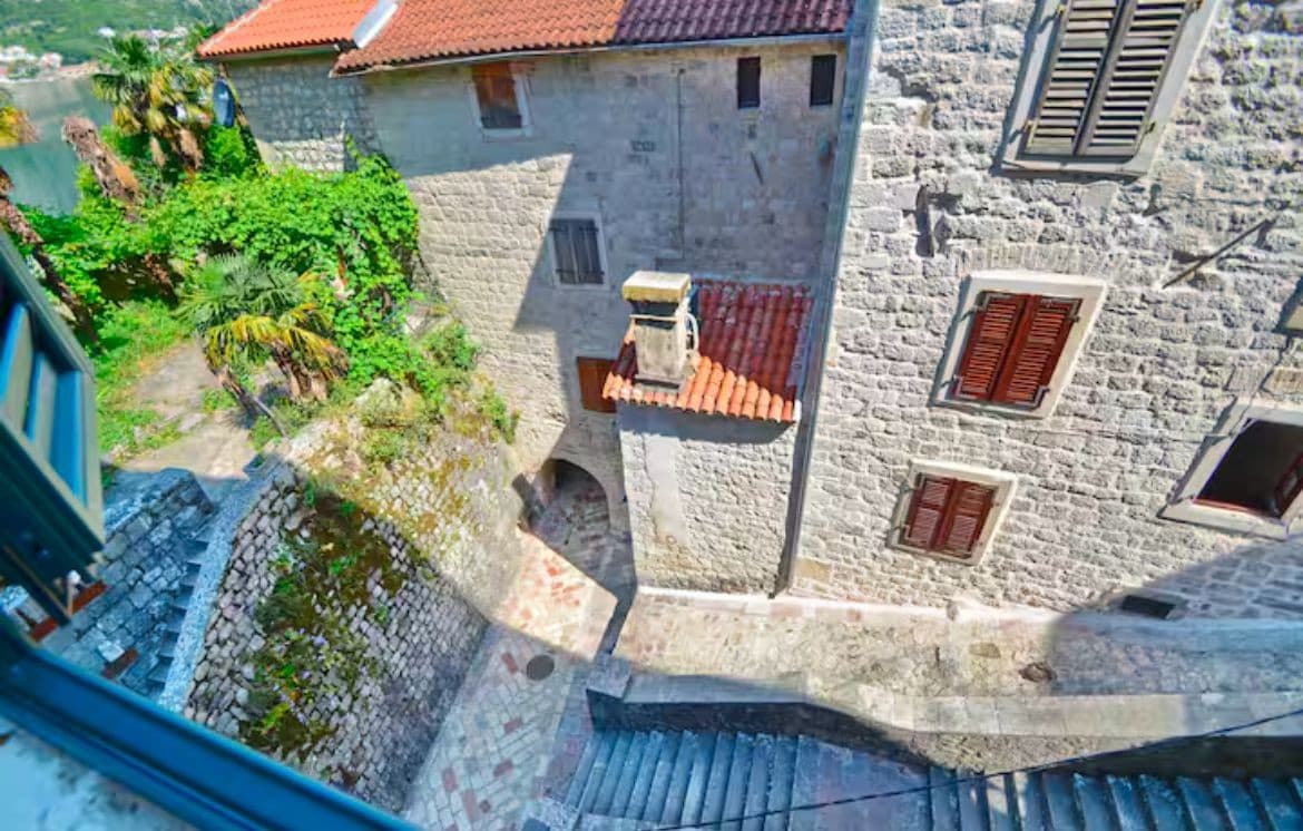 Na prodaju stan u Starom Gradu