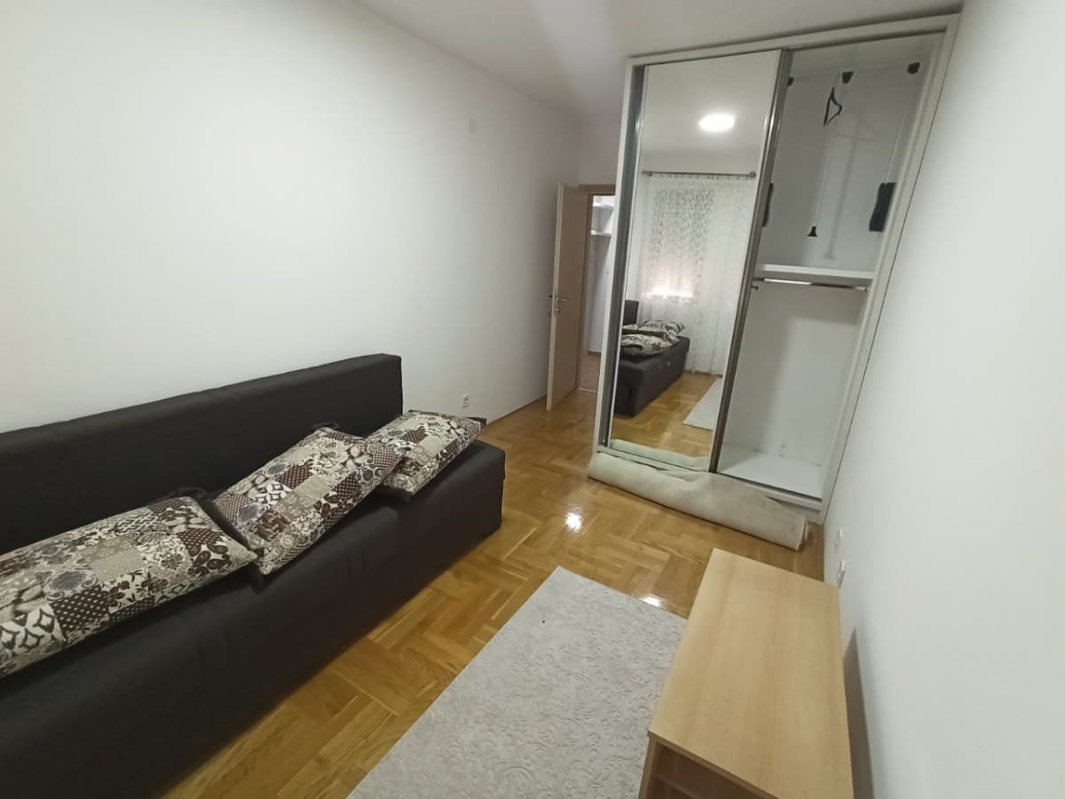 Izdaje se jednosoban stan