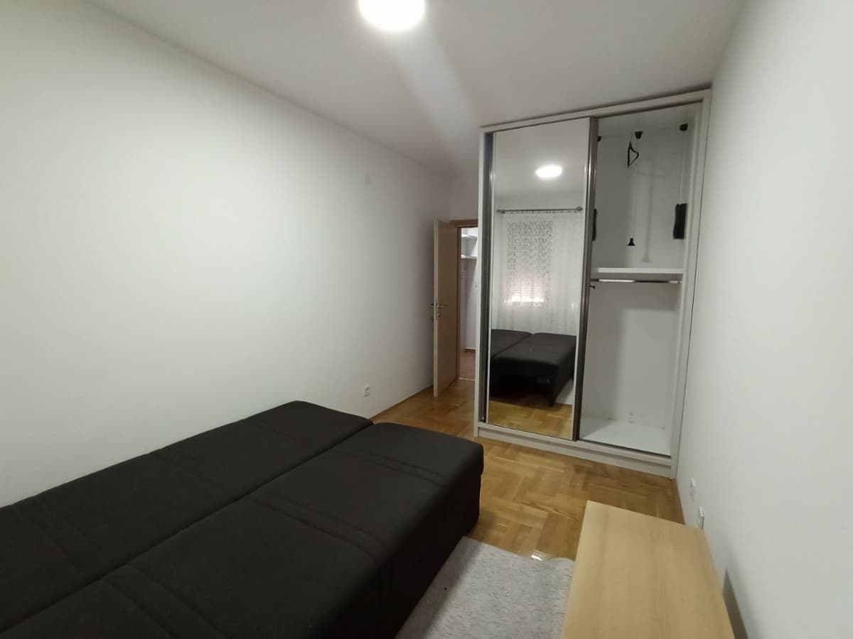Izdaje se jednosoban stan