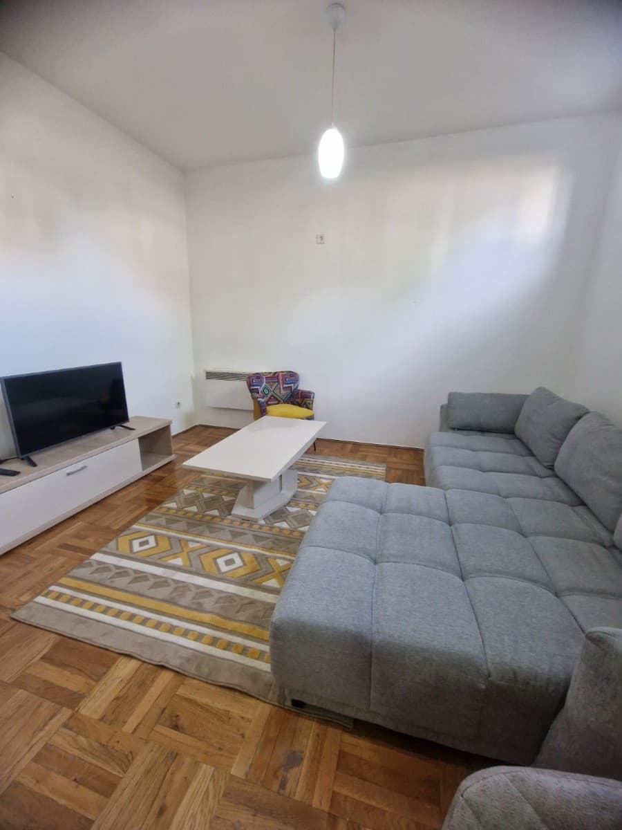 Izdaje se garsonjera