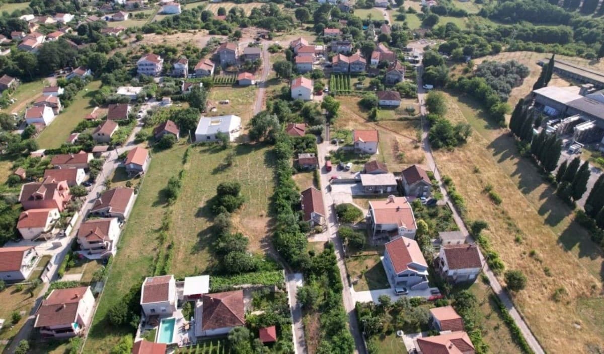 Prodaje se gradjevinsko zemljiste