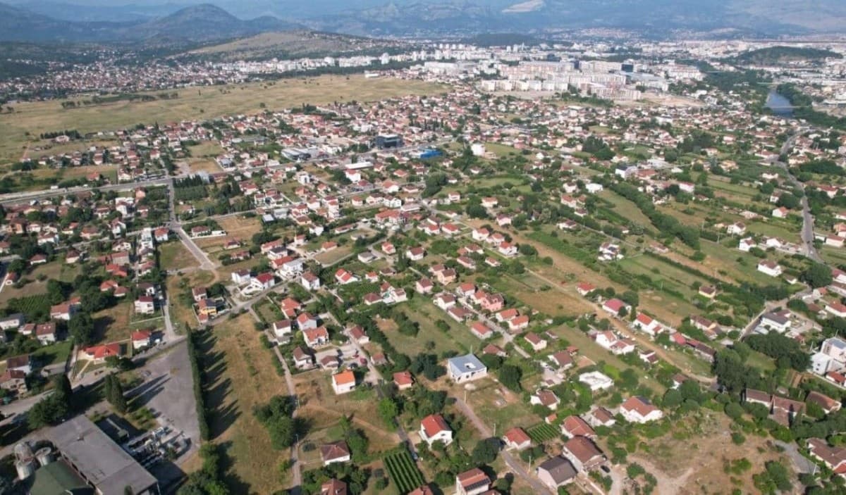 Prodaje se gradjevinsko zemljiste