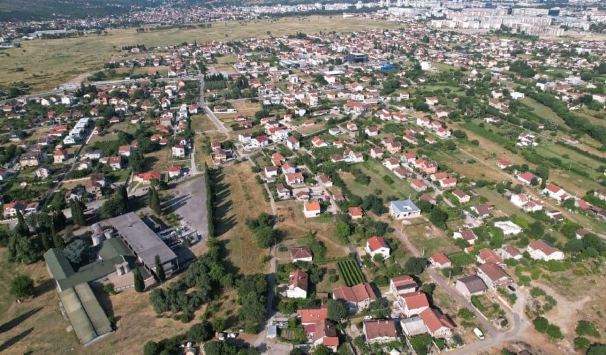 Prodaje se gradjevinsko zemljiste
