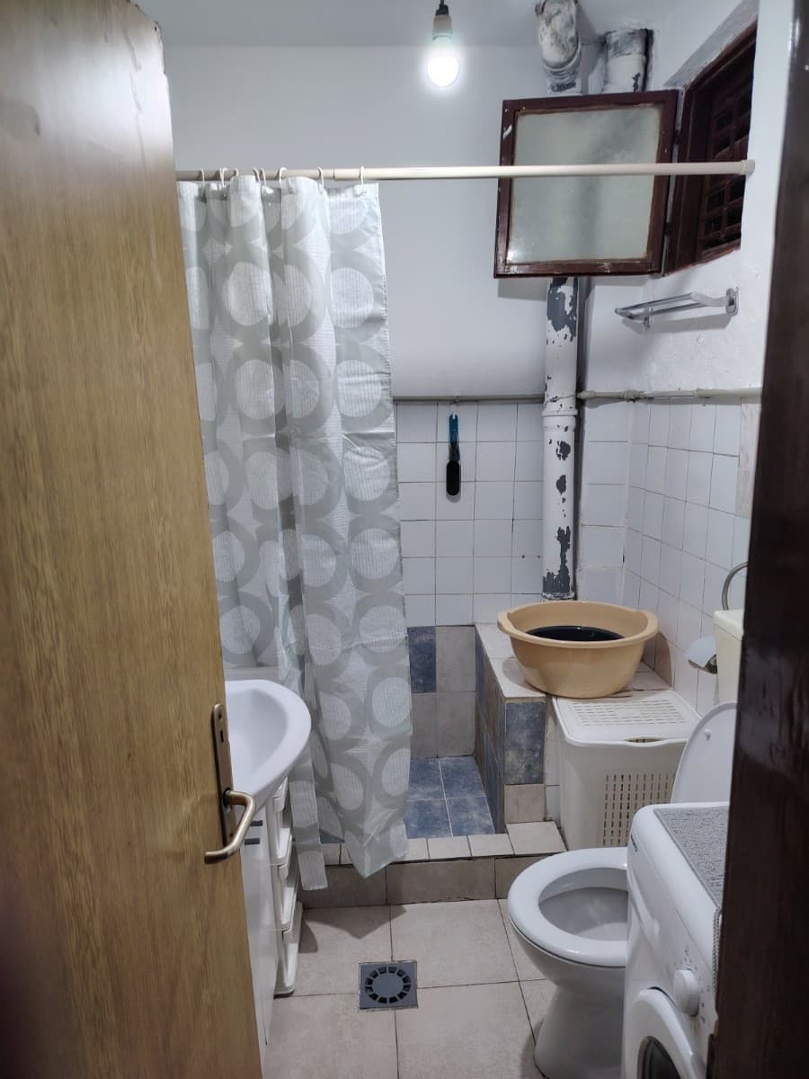 Izdaje se donji sprat kuce