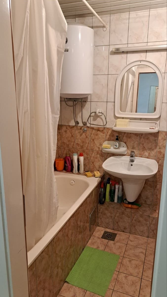 Izdaje se dvosoban stan