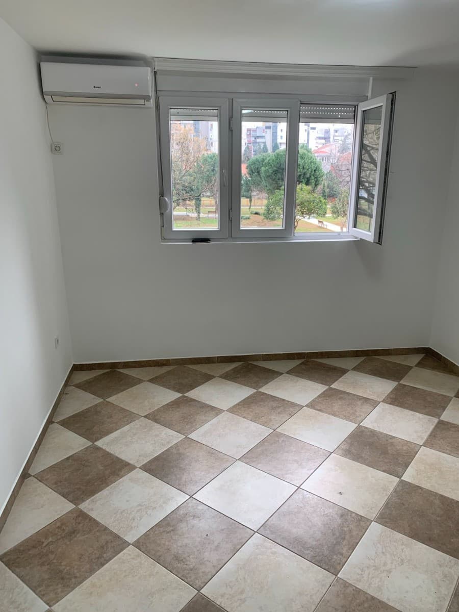 Izdaje se dvosoban stan