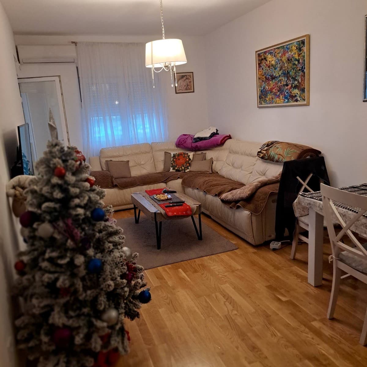 Prodaje se jednosoban stan