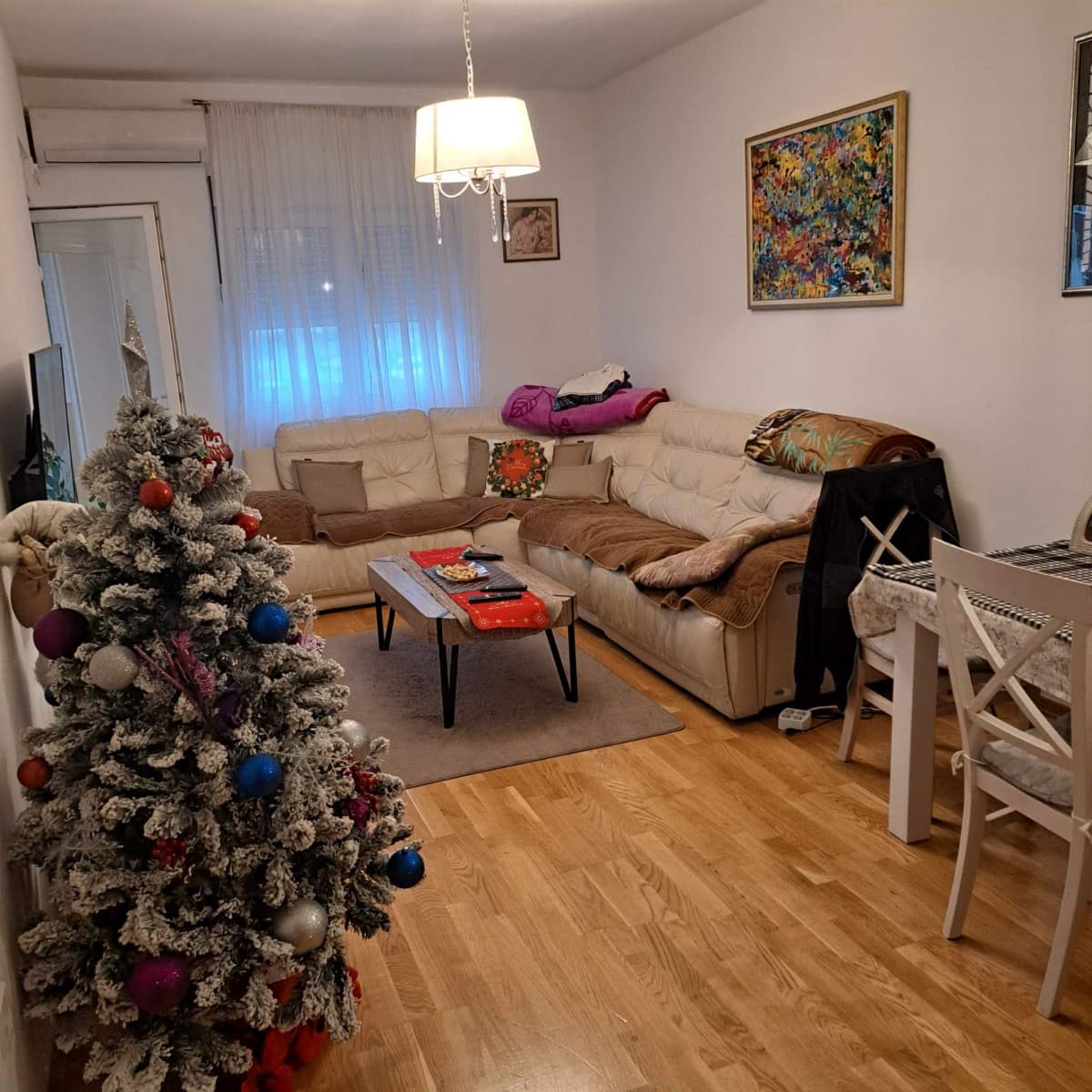 Prodaje se jednosoban stan