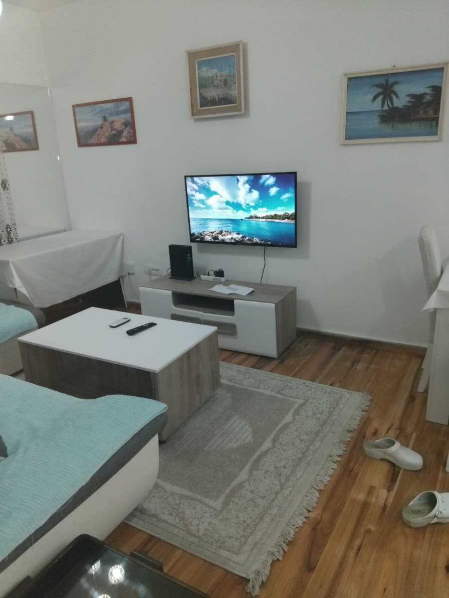 Izdaje se stan