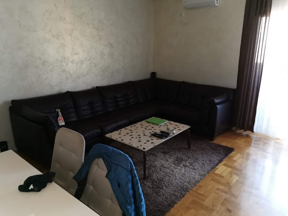 Izdaje se stan