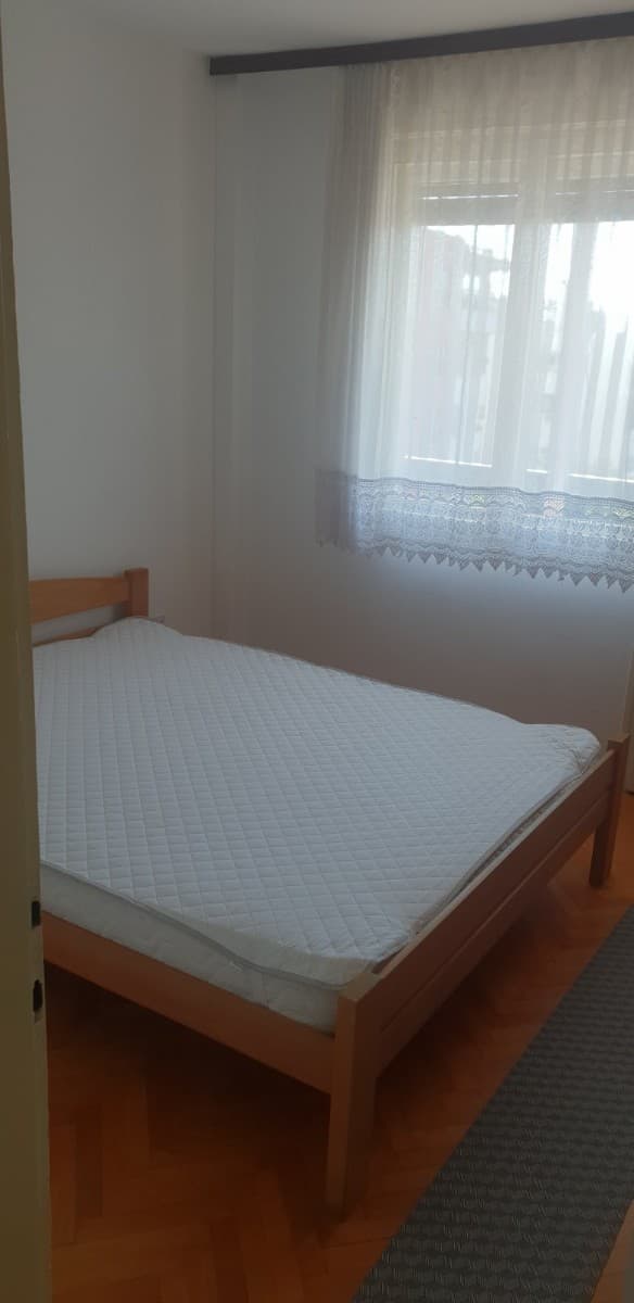 Izdaje se jednosoban stan