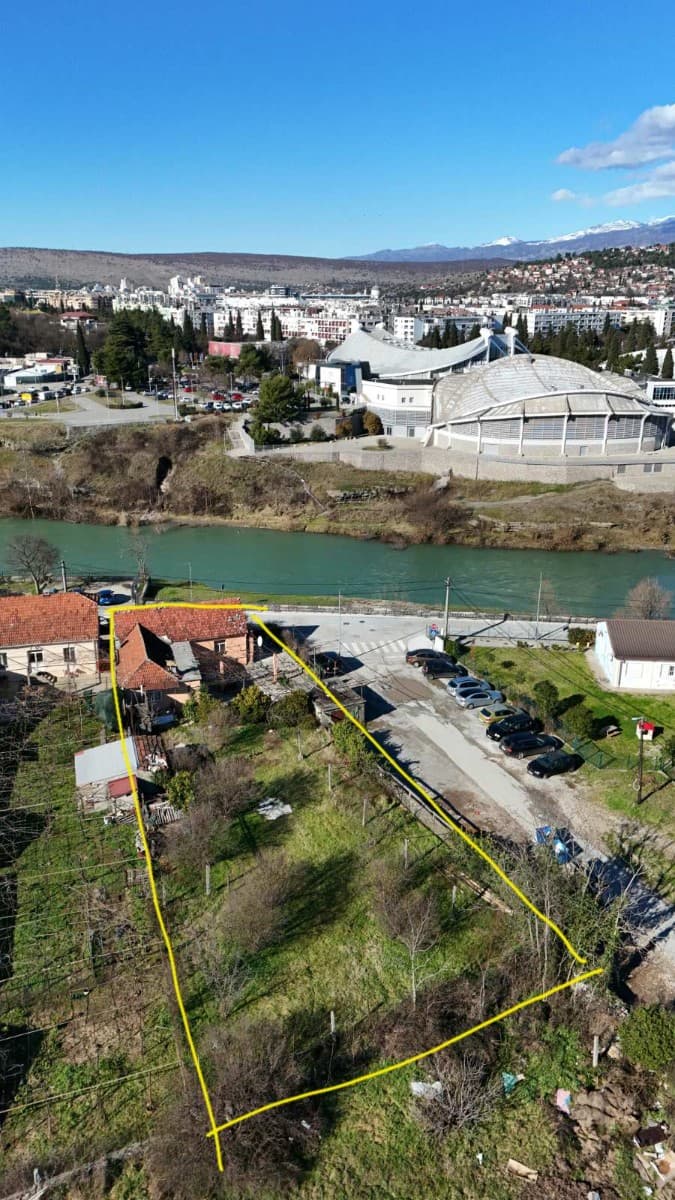 Prodaje se gradjevinsko zemljiste
