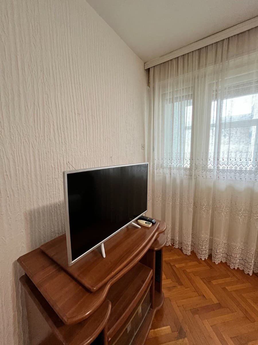 Izdaje se stan