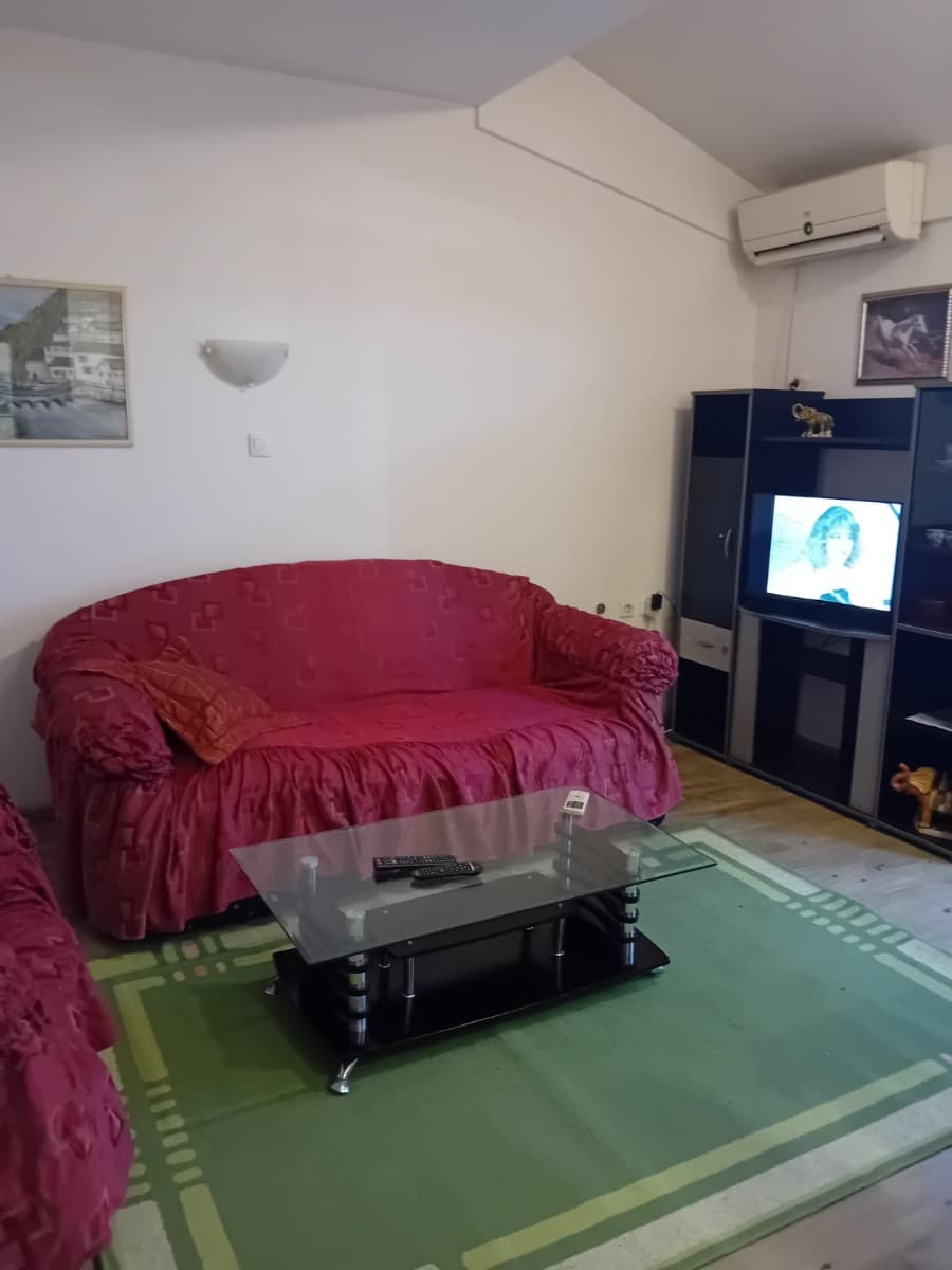Izdaje se jednosoban stan