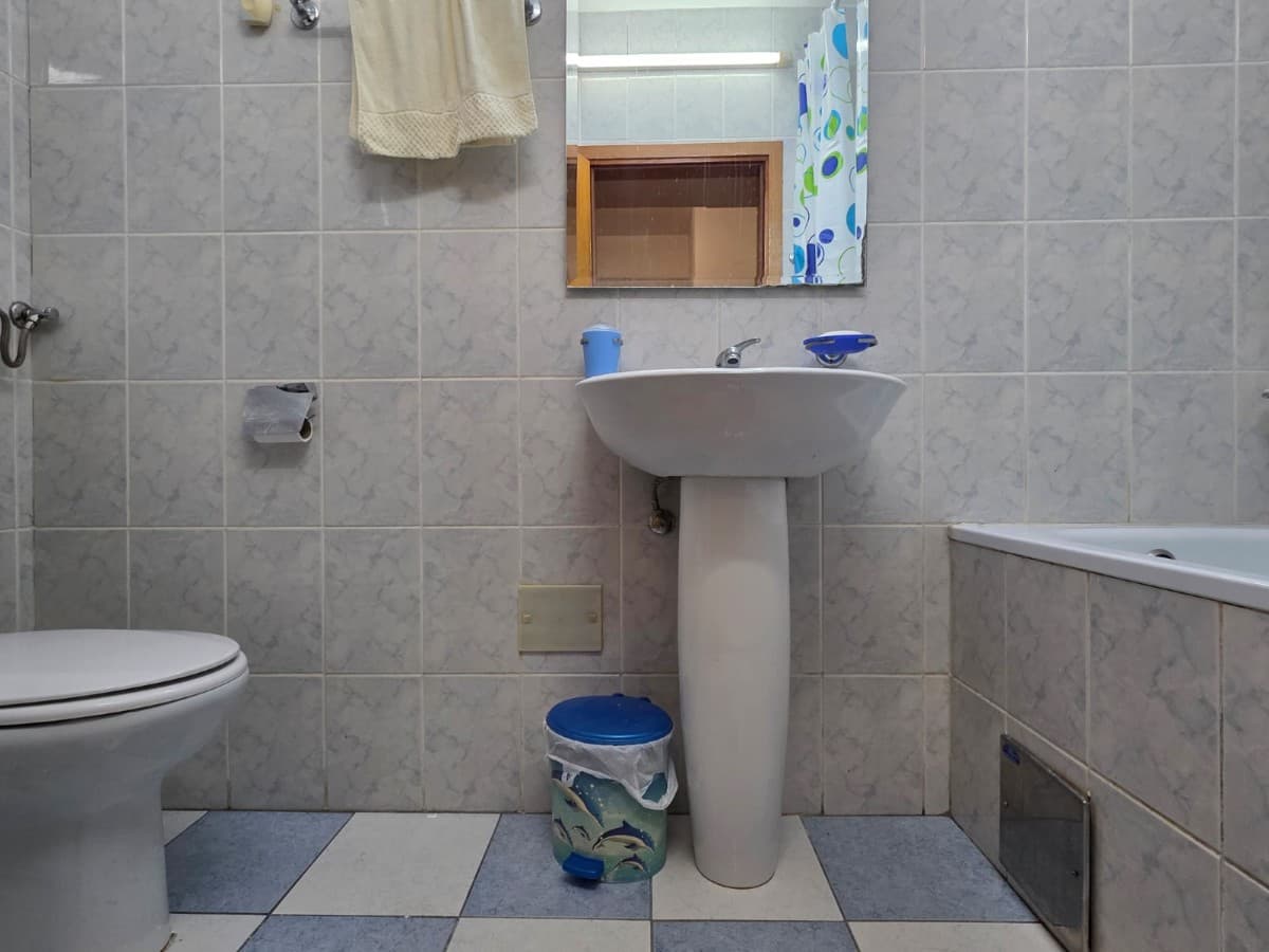 Izdaje se manji dvosoban stan
