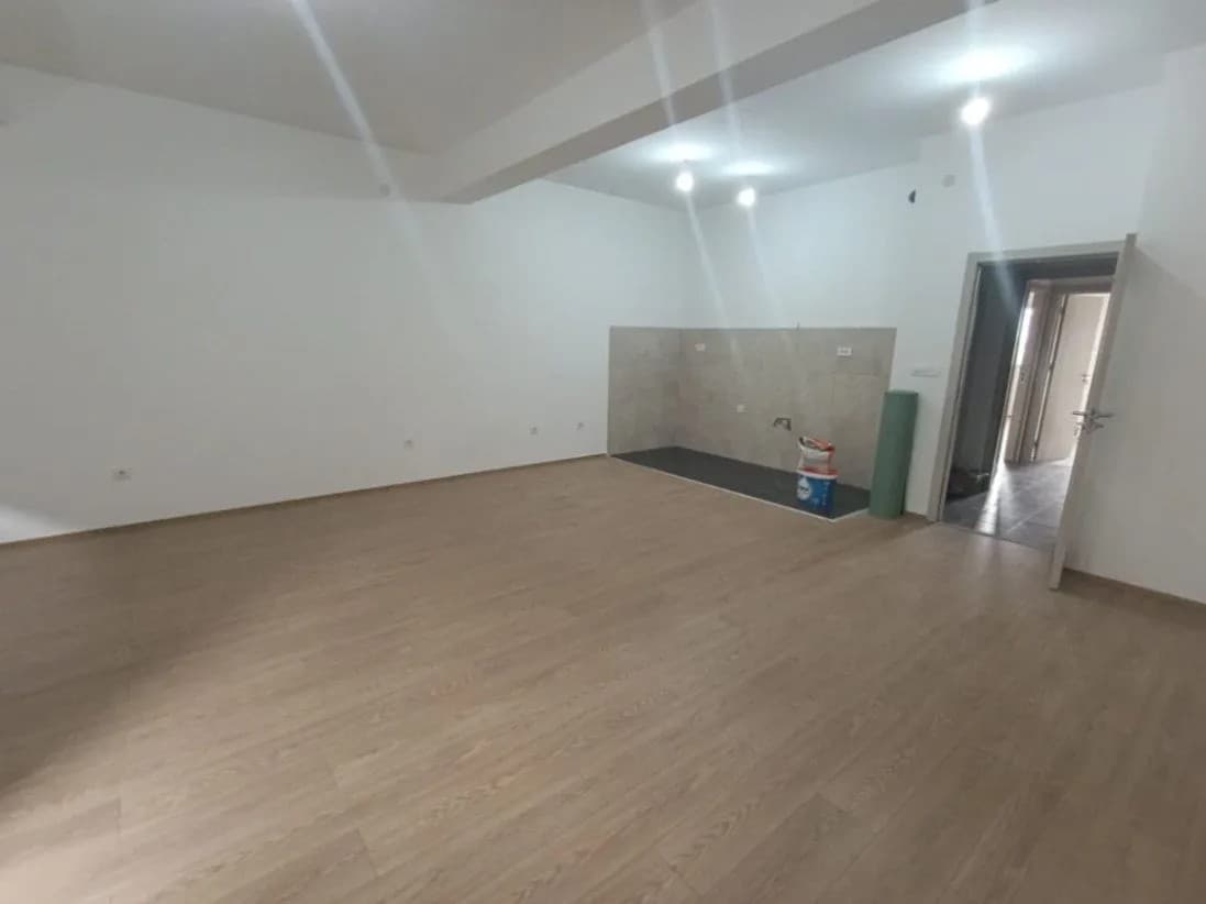 Izdaje se nov nenamjesten stan