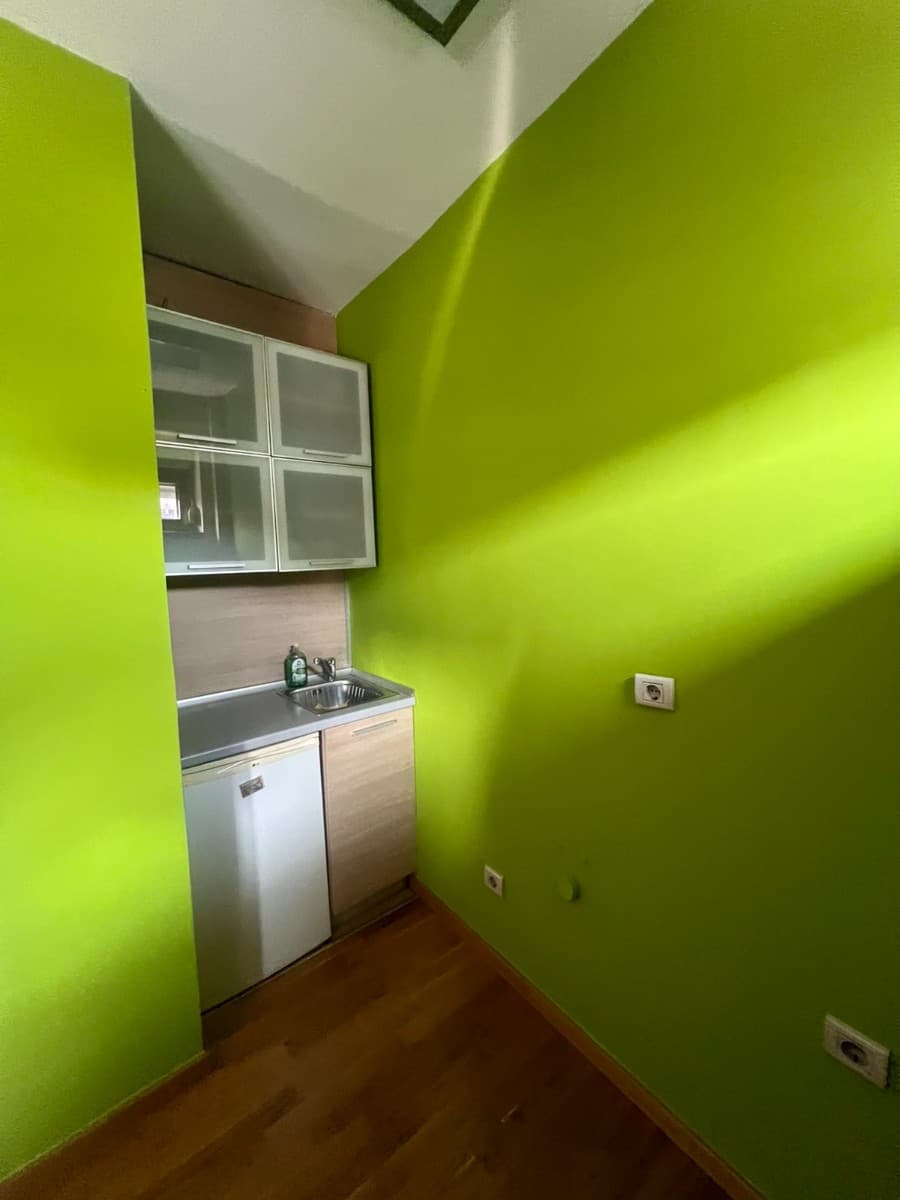 Izdaje se poslovni prostor