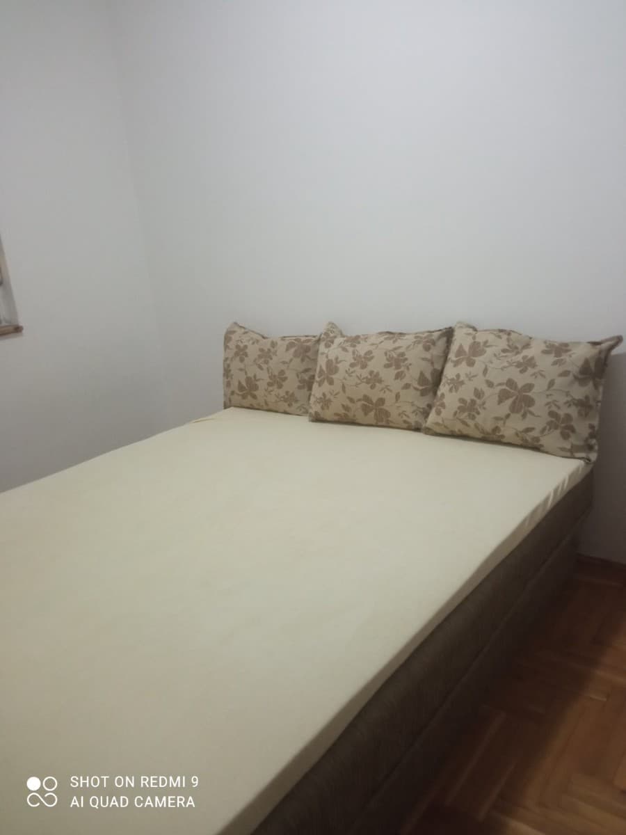Izdaje se stan