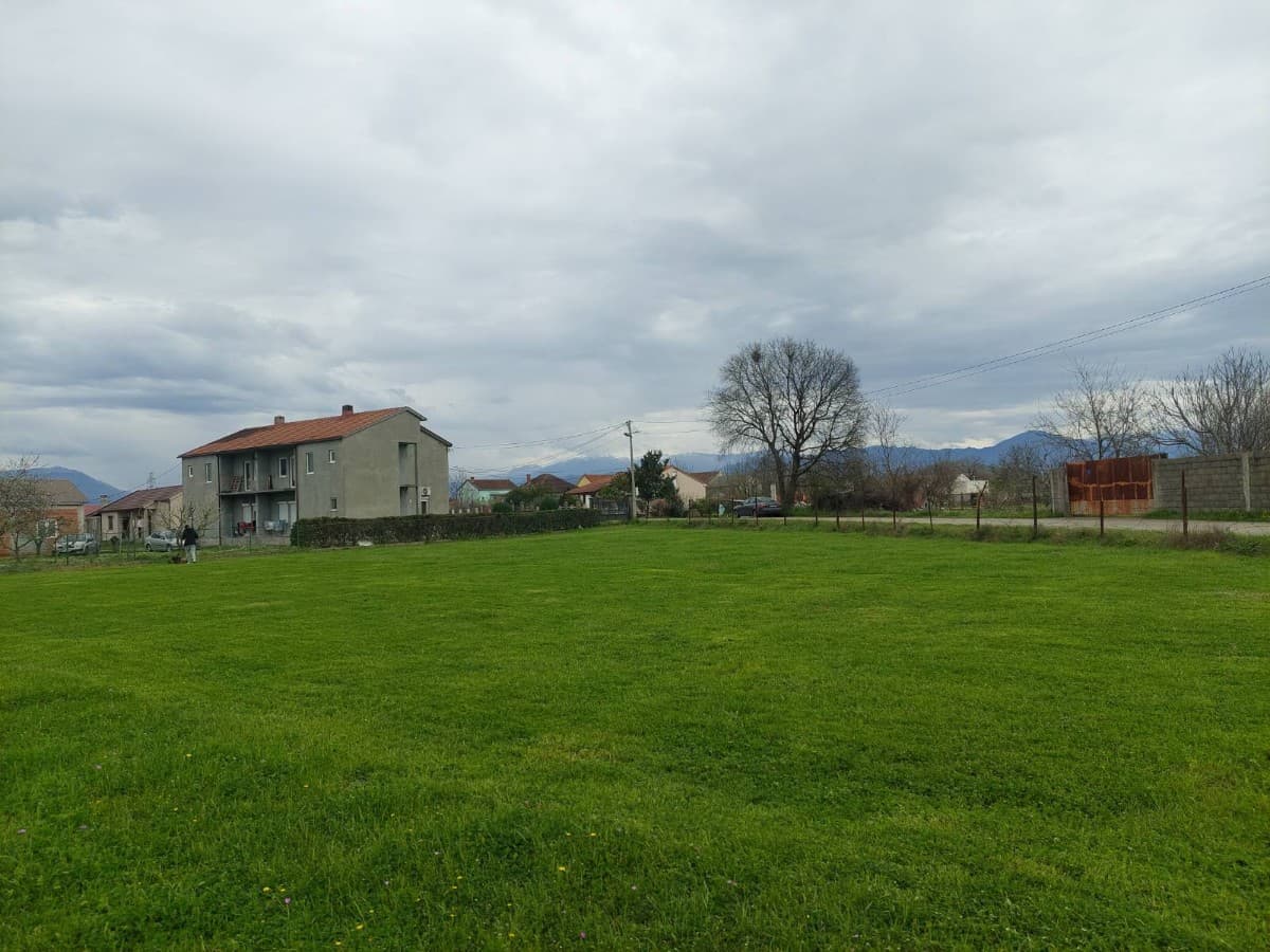 Na prodaju plac