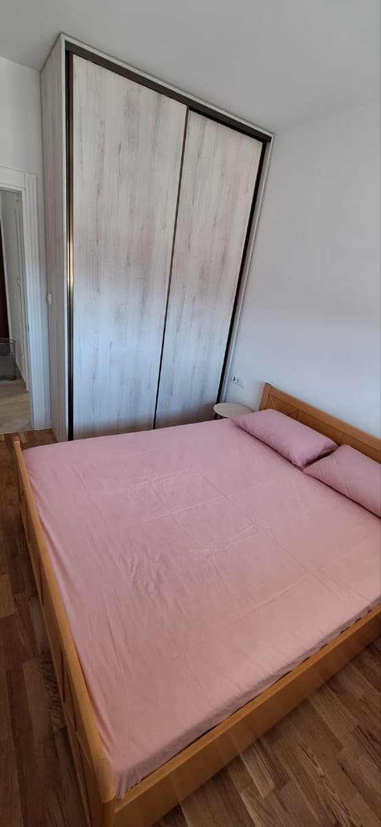 Izdaje se jednosoban stan