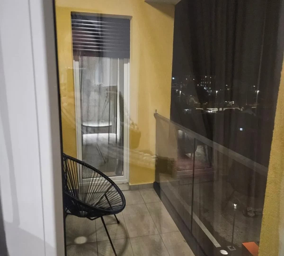 Izdaje se dvosoban stan