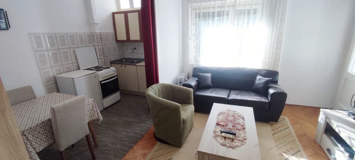 Izdaje se jednosoban stan