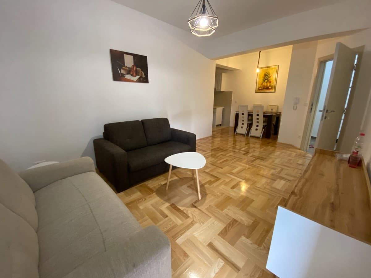 Izdaje se jednosoban stan