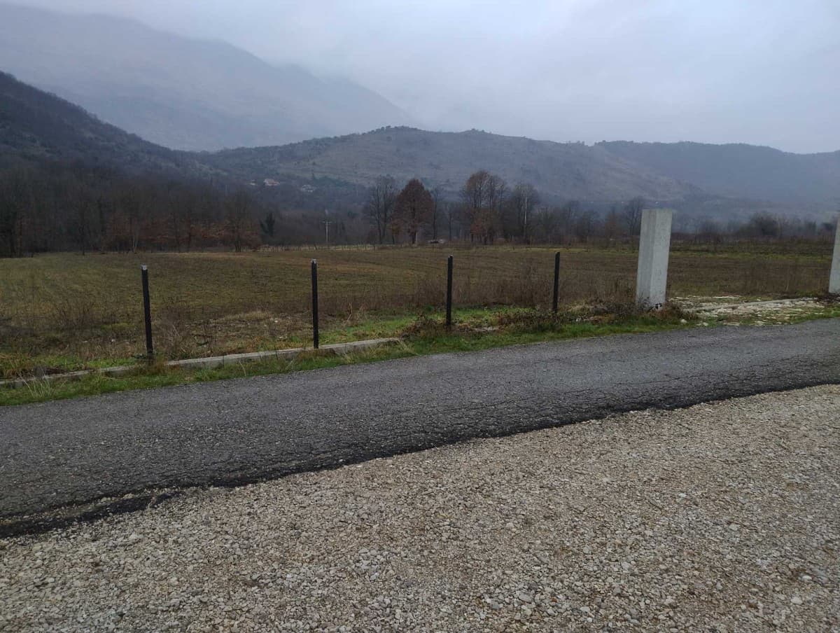Prodaje se gradjevinsko zemljiste