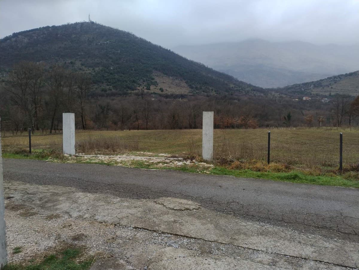 Prodaje se gradjevinsko zemljiste