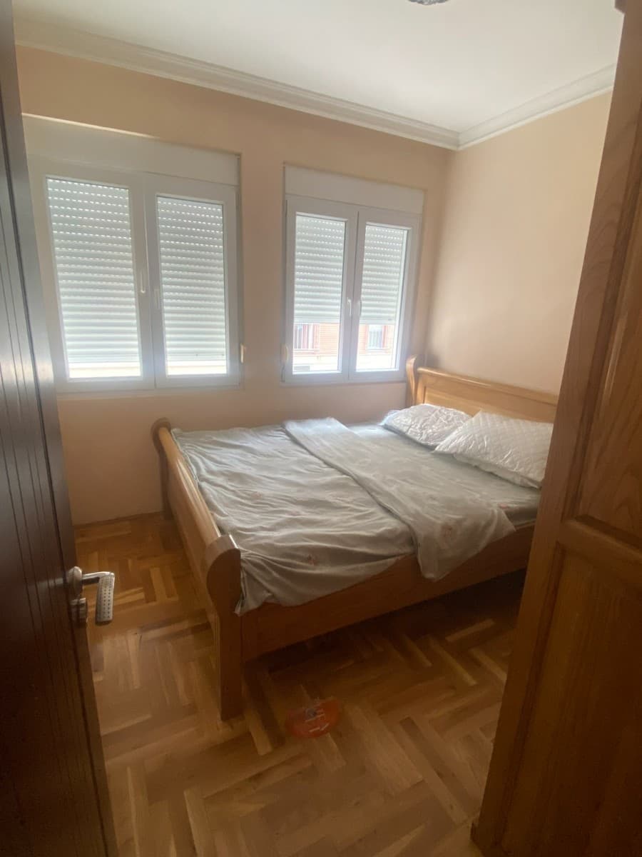 Izdaje se dvosoban stan