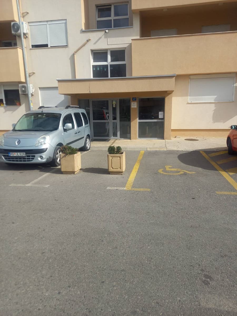 Izdaje se poslovni prostor