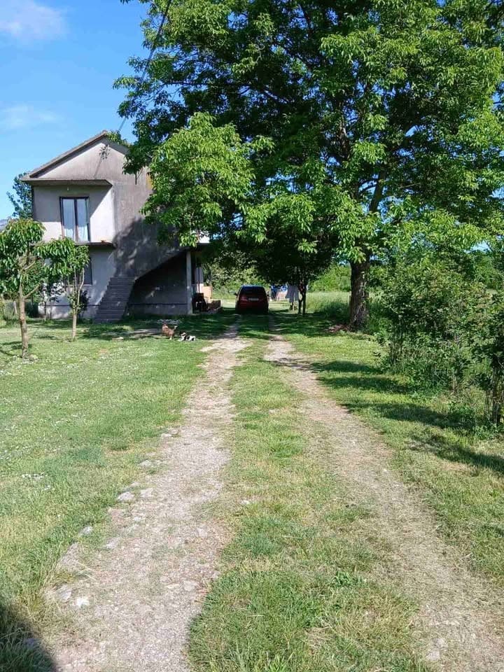Prodaje se kuca