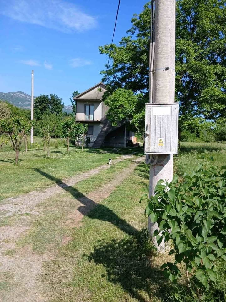 Prodaje se kuca