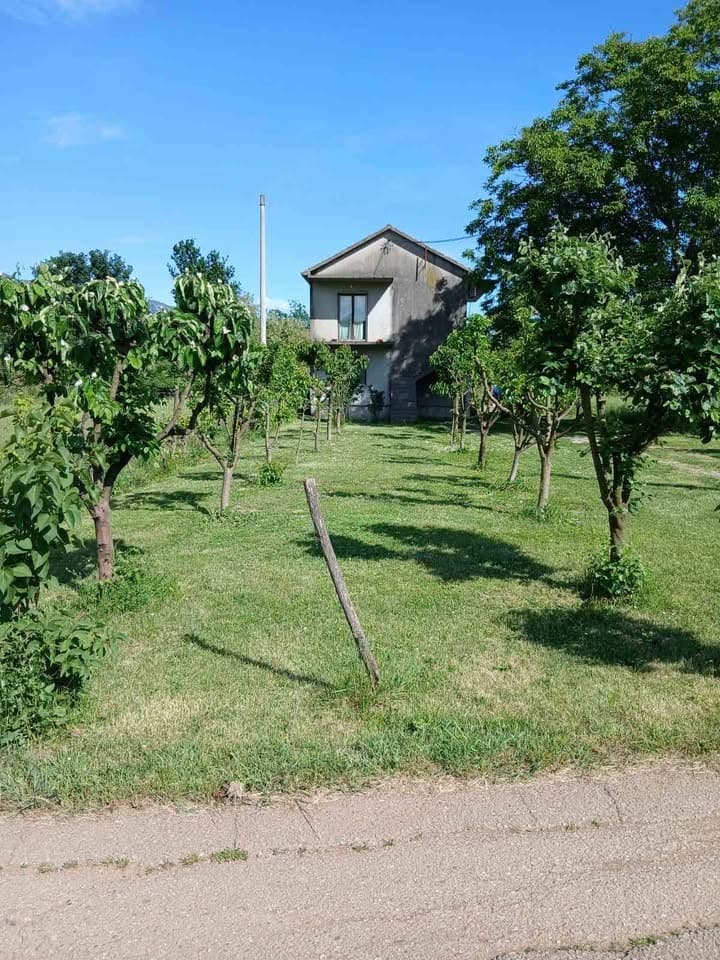 Prodaje se kuca