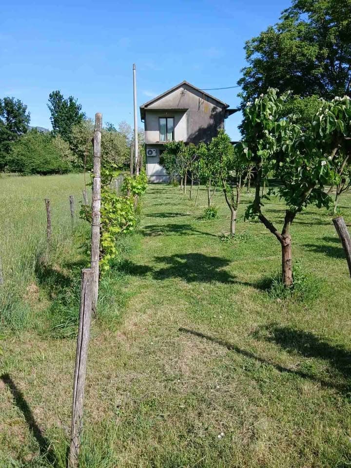 Prodaje se kuca
