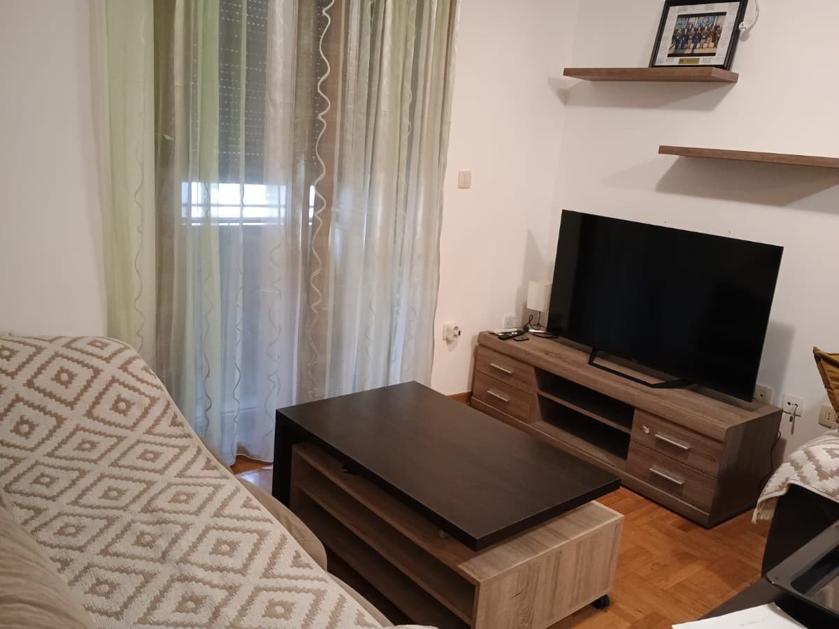 Izdaje se stan