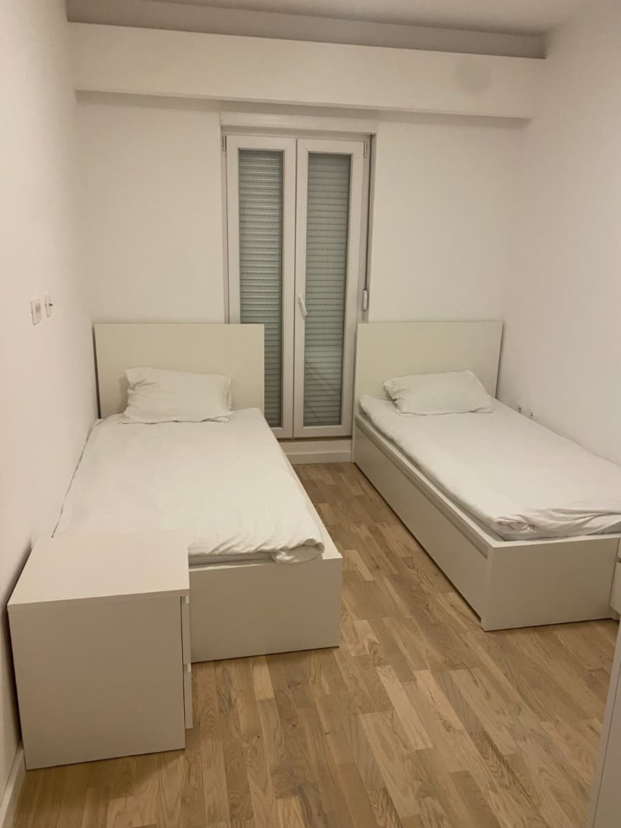 Izdaje se dvosoban stan