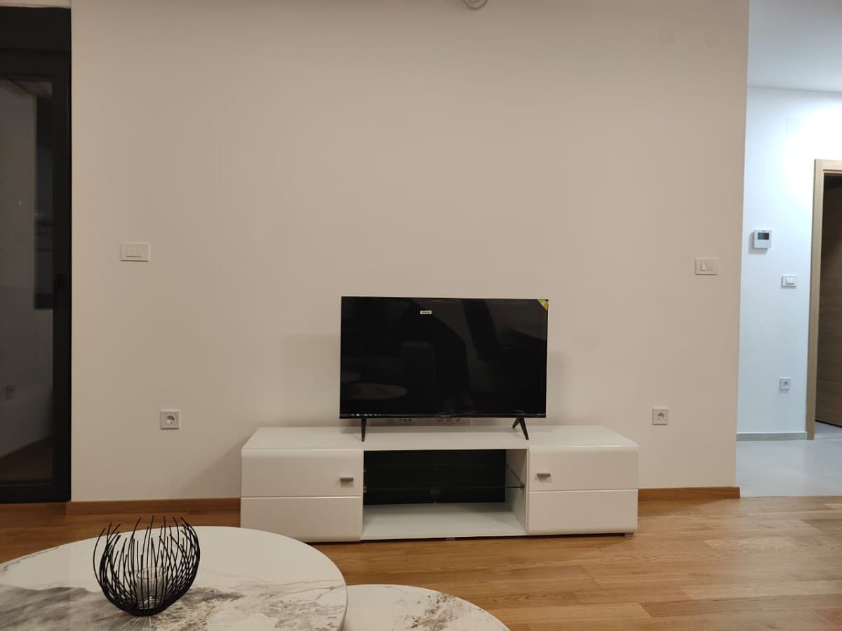 Izdaje se dvosoban stan