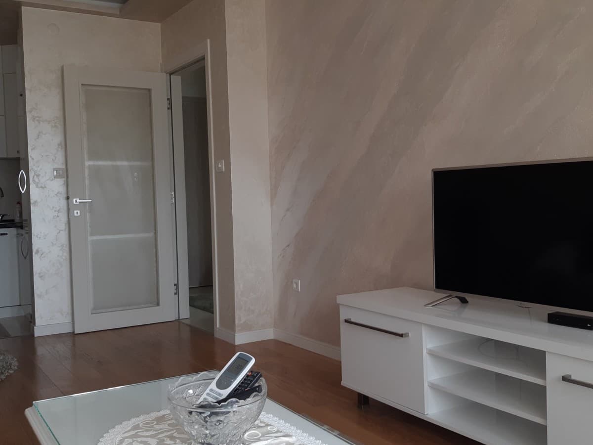 Izdaje se stan