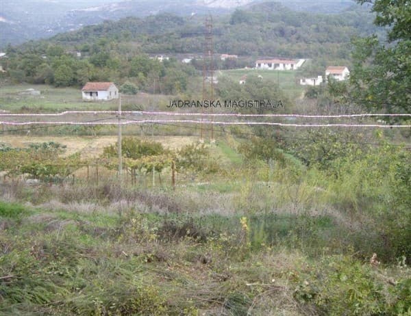 Prodaje se gradjevinski plac