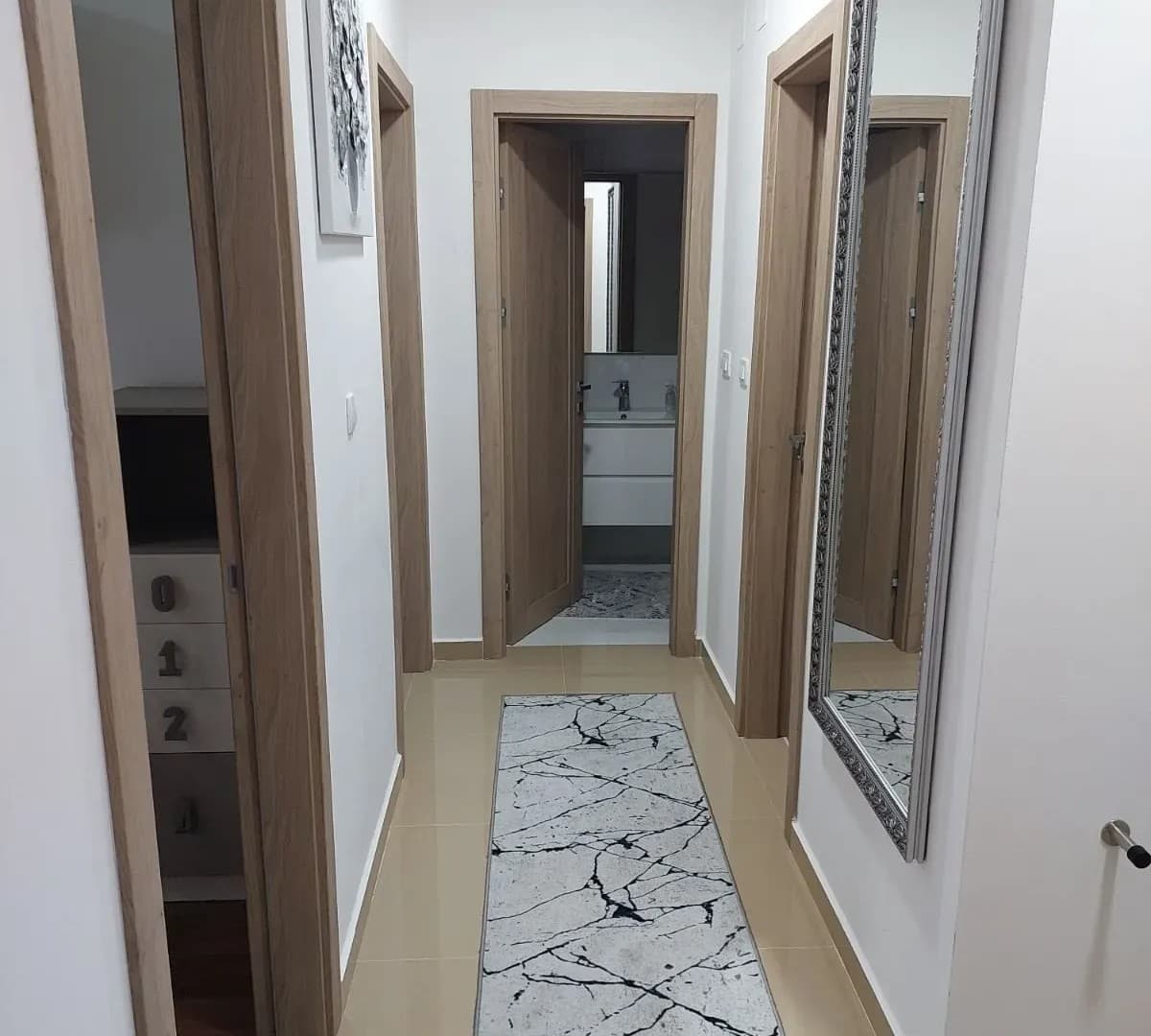 Izdaje se dvosoban stan