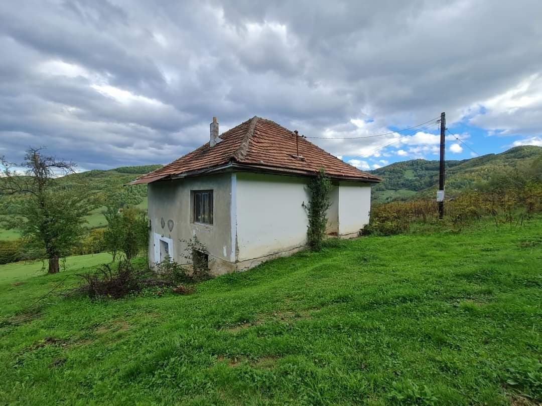 Prodaje se urbanizovano zemljiste
